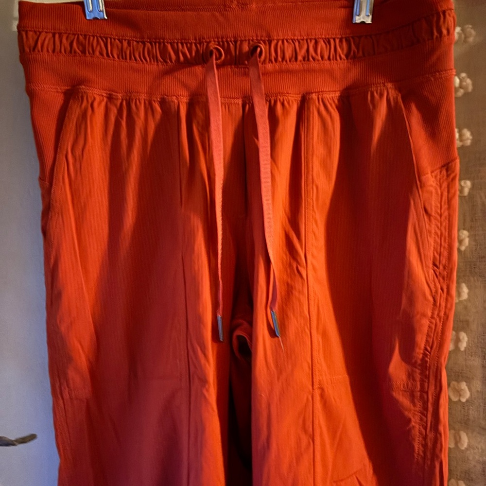 lululemon dance studio joggers EUC size 6